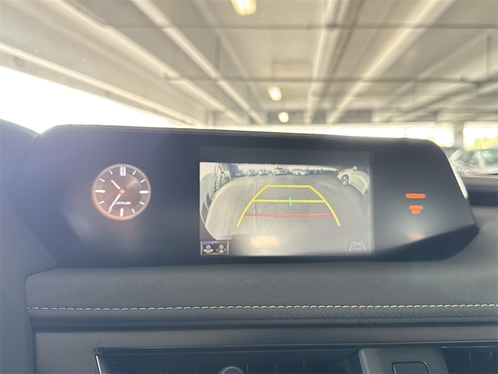 Thumbnail: 2022 Lexus UX - 26