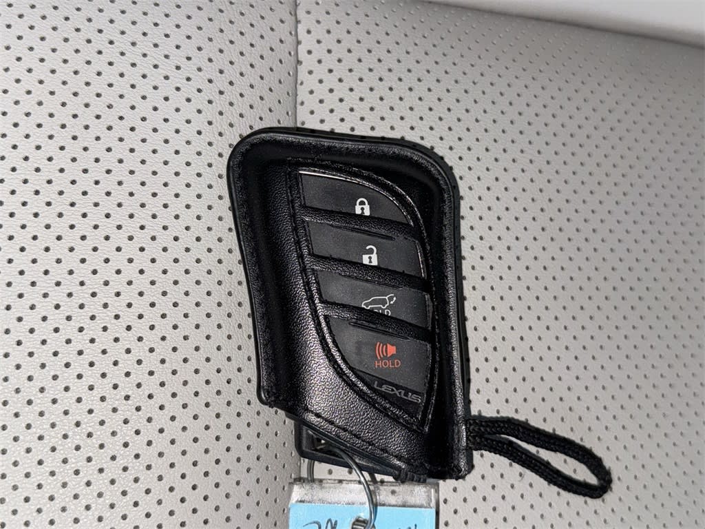 Thumbnail: 2022 Lexus UX - 19