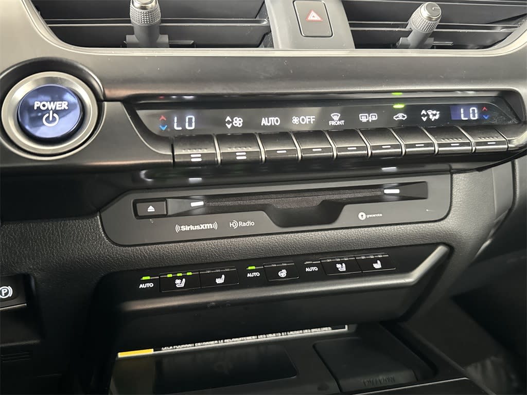 Thumbnail: 2022 Lexus UX - 27