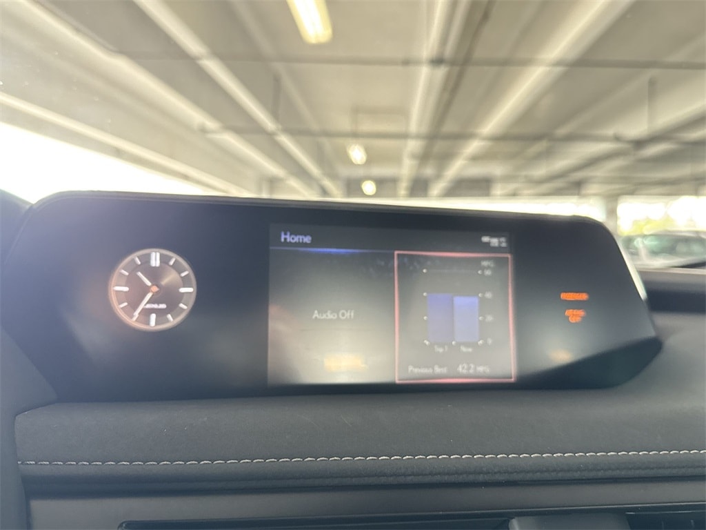 Thumbnail: 2022 Lexus UX - 15