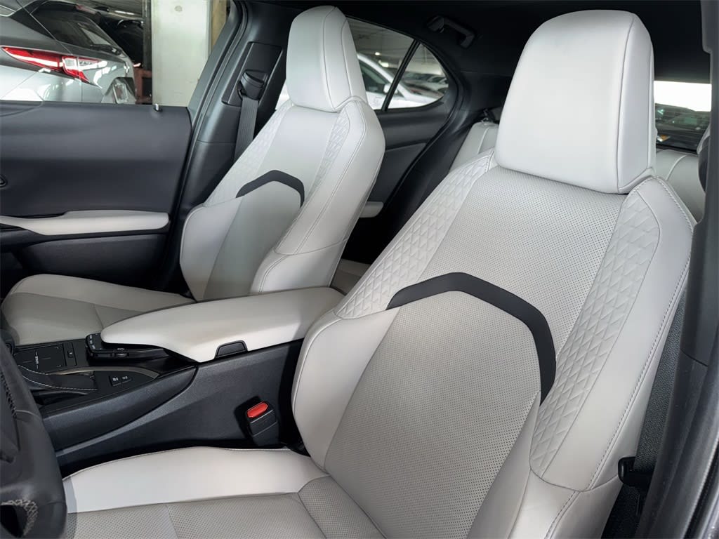 Thumbnail: 2022 Lexus UX - 11