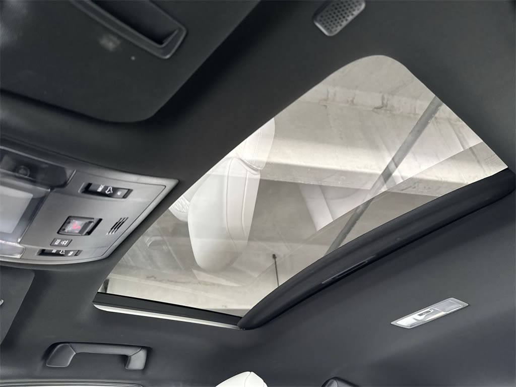 Thumbnail: 2022 Lexus UX - 25