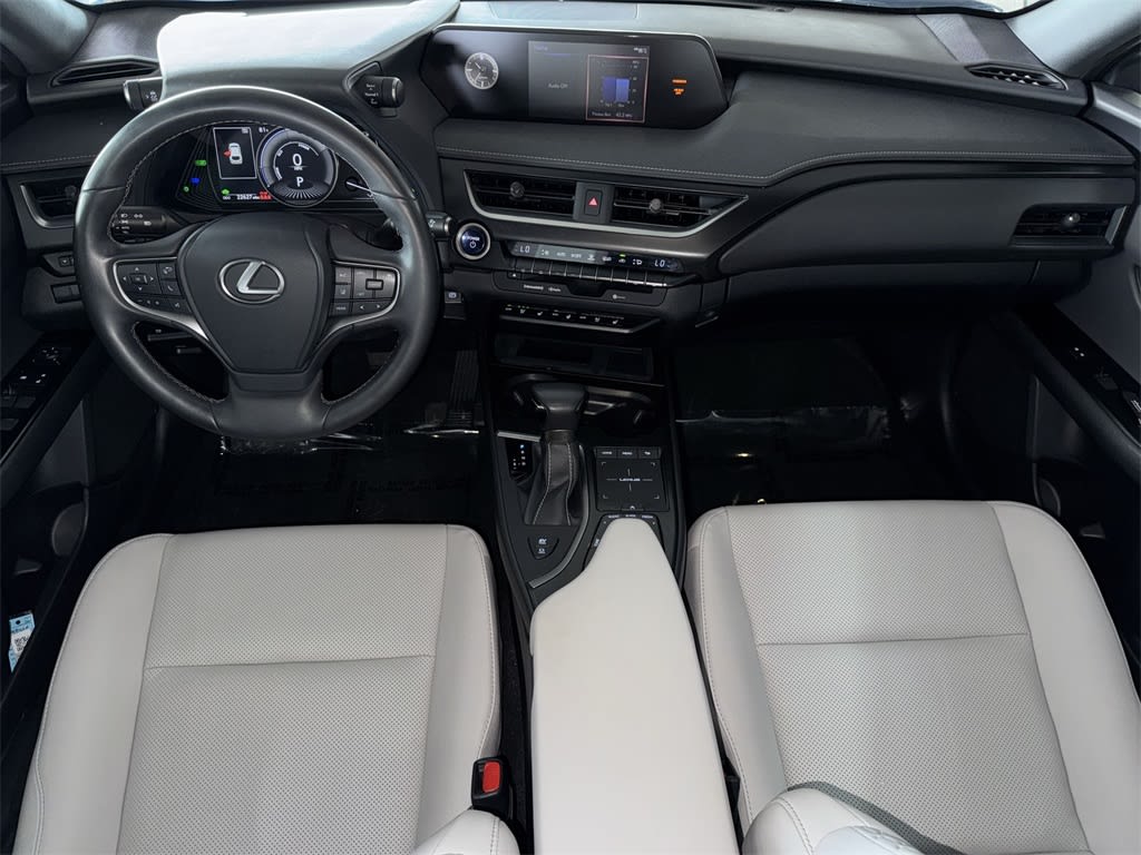 Thumbnail: 2022 Lexus UX - 14