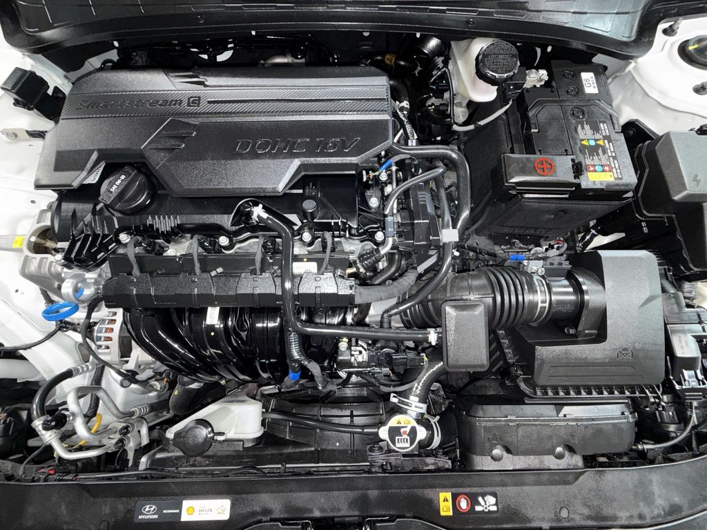 Thumbnail: 2025 Hyundai Elantra - 9