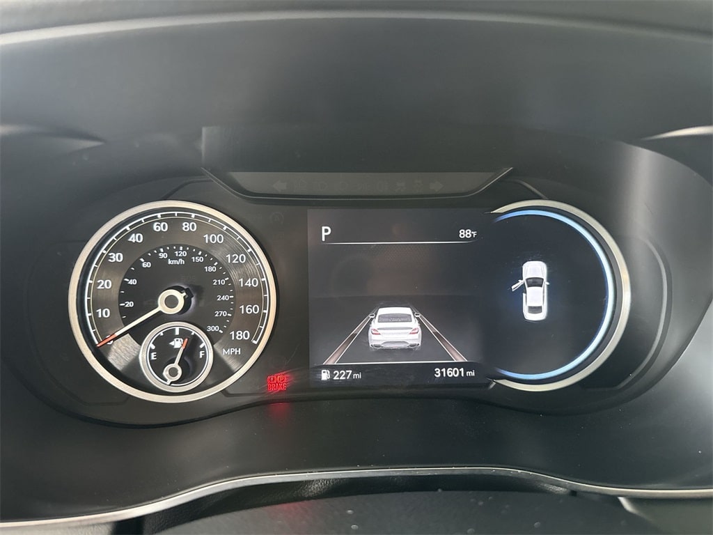 Thumbnail: 2023 Genesis G70 - 16