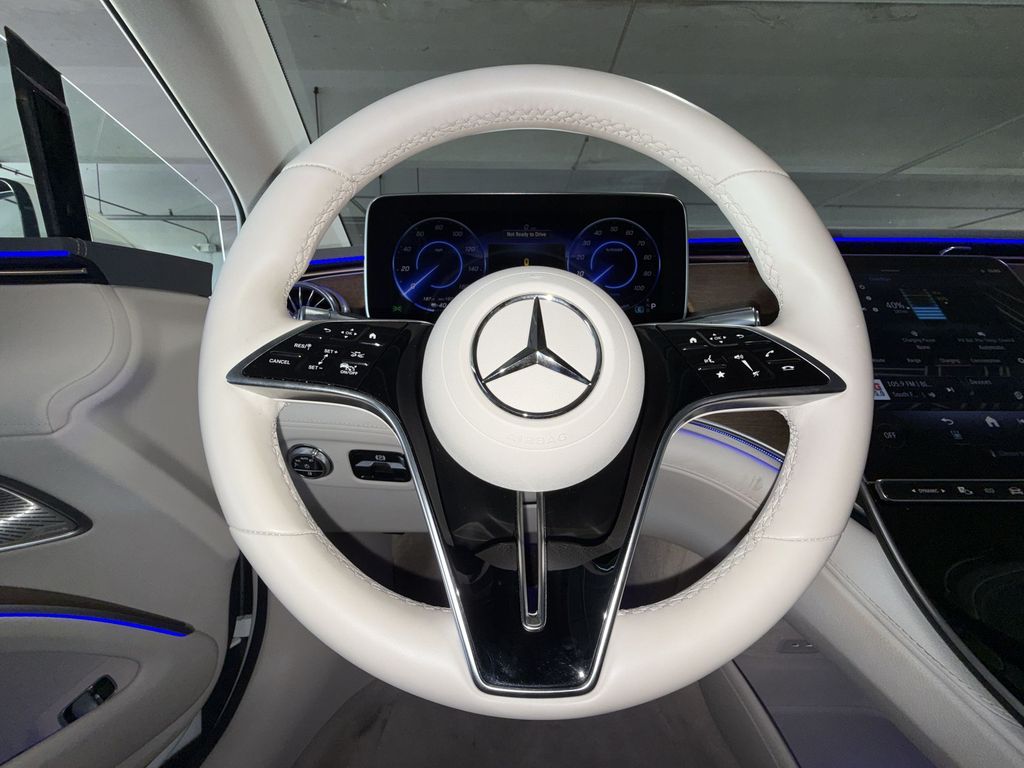 Thumbnail: 2023 Mercedes-Benz EQS - 10