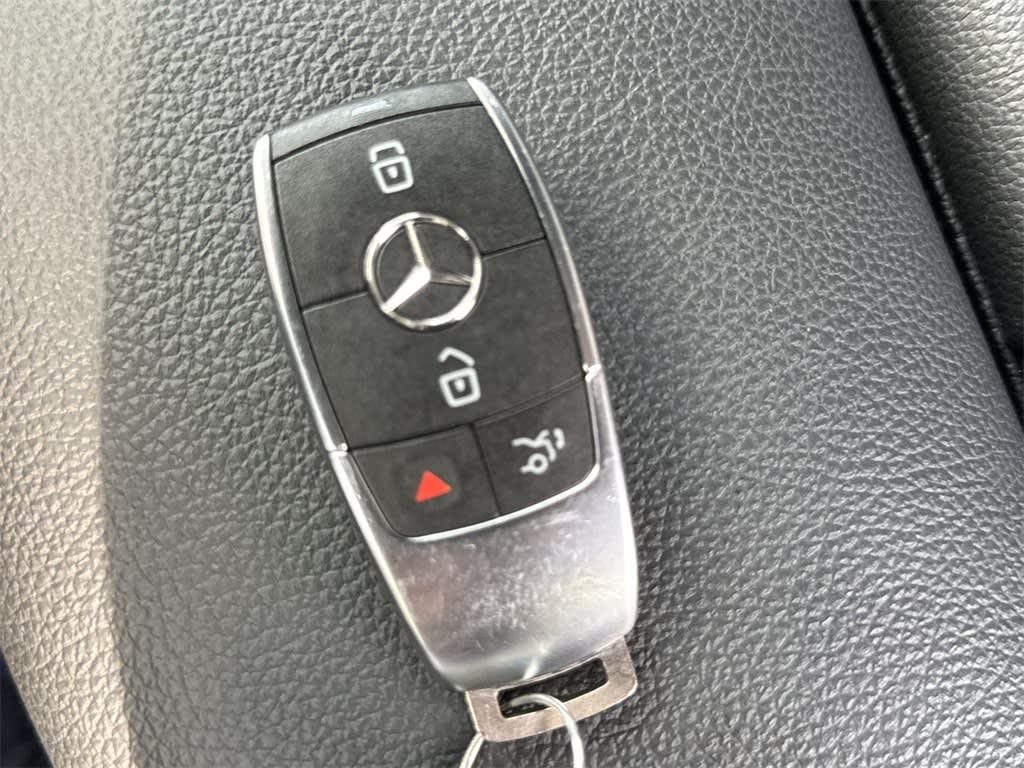 Thumbnail: 2024 Mercedes-Benz GLB - 18