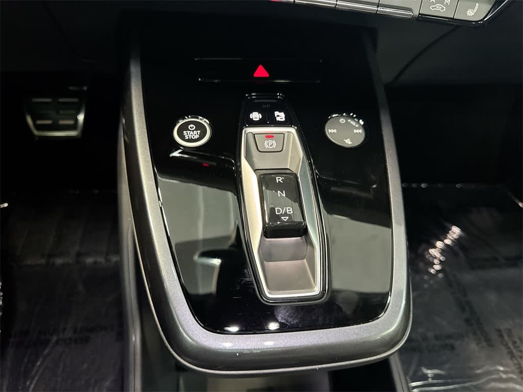 Thumbnail: 2025 Audi Q4 e-tron - 16