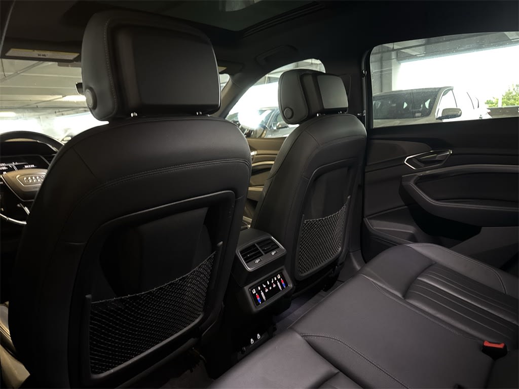 Thumbnail: 2024 Audi Q8 e-tron - 28