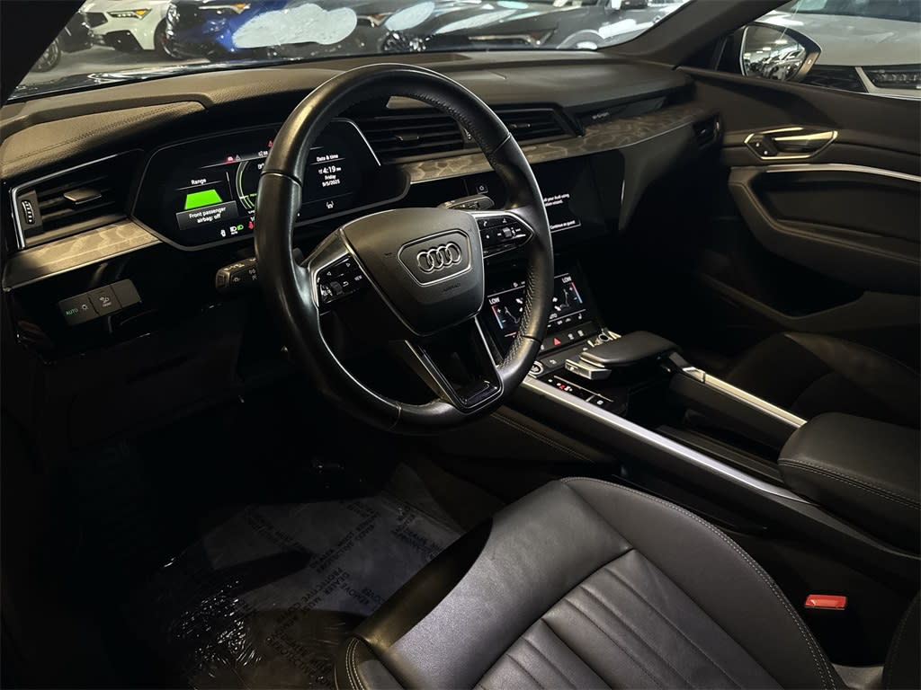 Thumbnail: 2024 Audi Q8 e-tron - 2