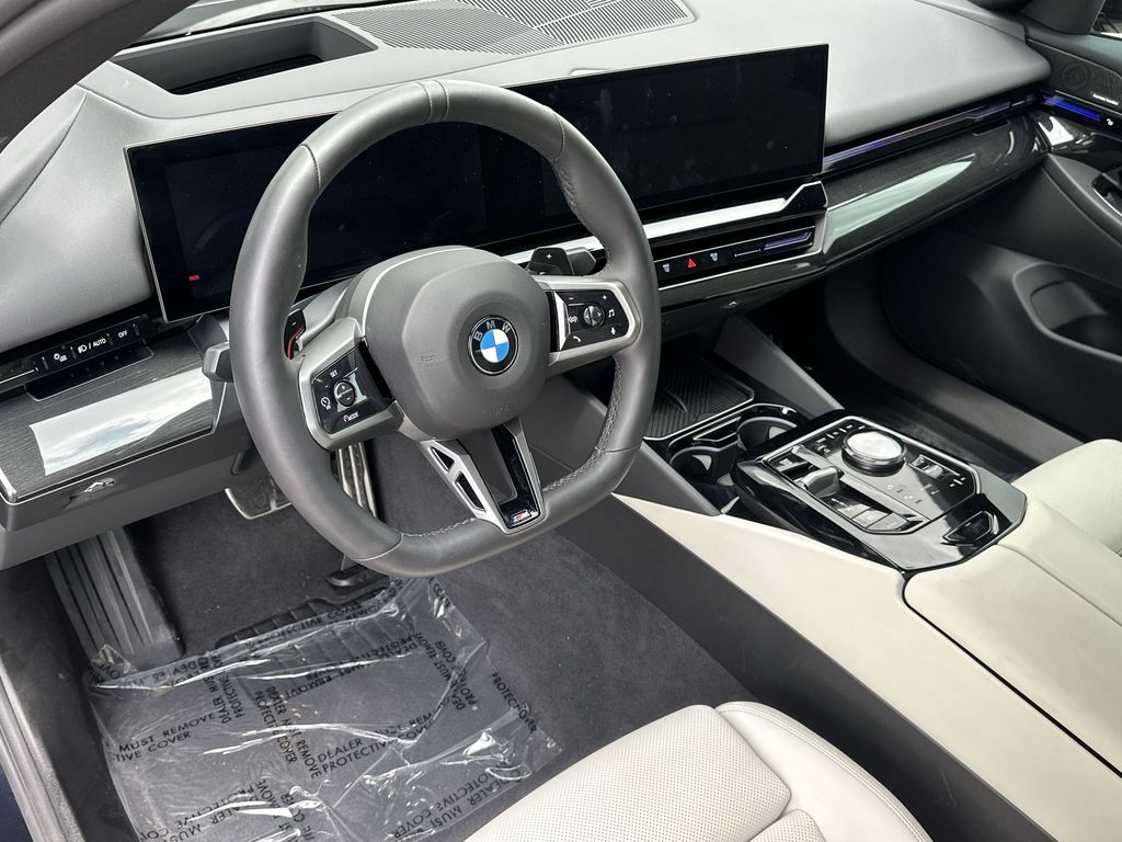Thumbnail: 2026 BMW 5 Series - 2