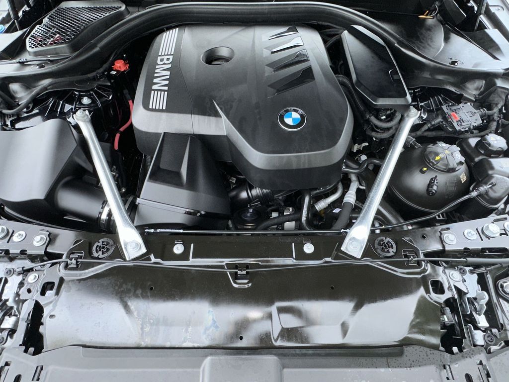 Thumbnail: 2026 BMW 5 Series - 8