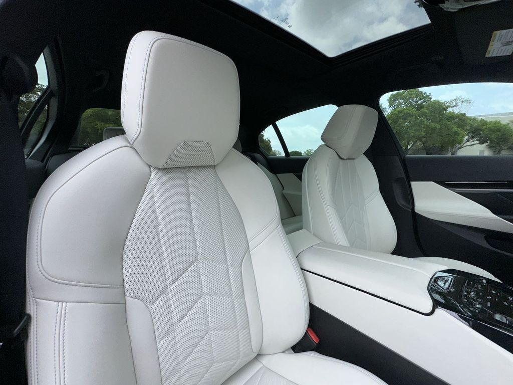 Thumbnail: 2026 BMW 5 Series - 29