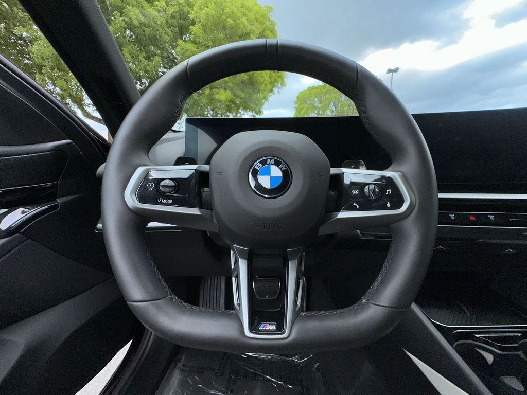Thumbnail: 2026 BMW 5 Series - 9