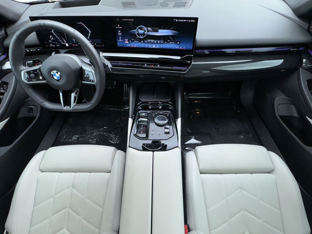 Thumbnail: 2026 BMW 5 Series - 13