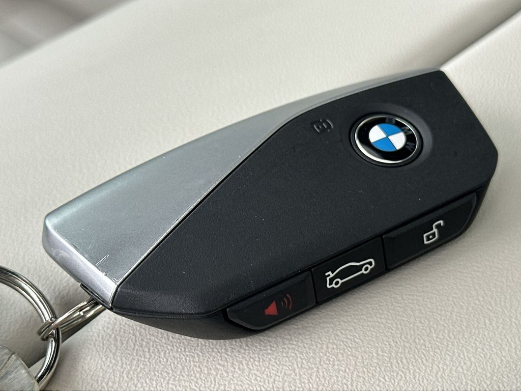Thumbnail: 2026 BMW 5 Series - 17