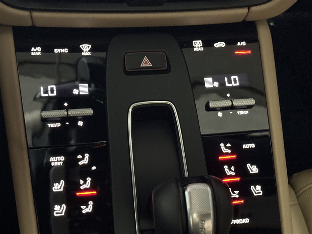 Thumbnail: 2025 Porsche Macan - 16
