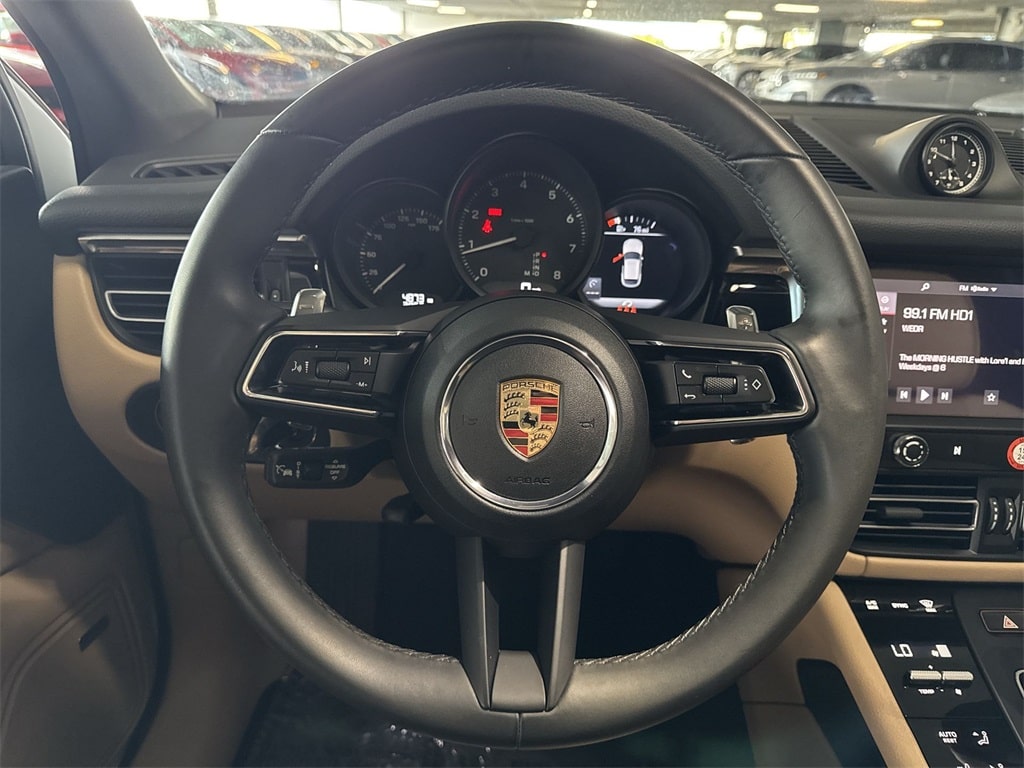 Thumbnail: 2025 Porsche Macan - 10