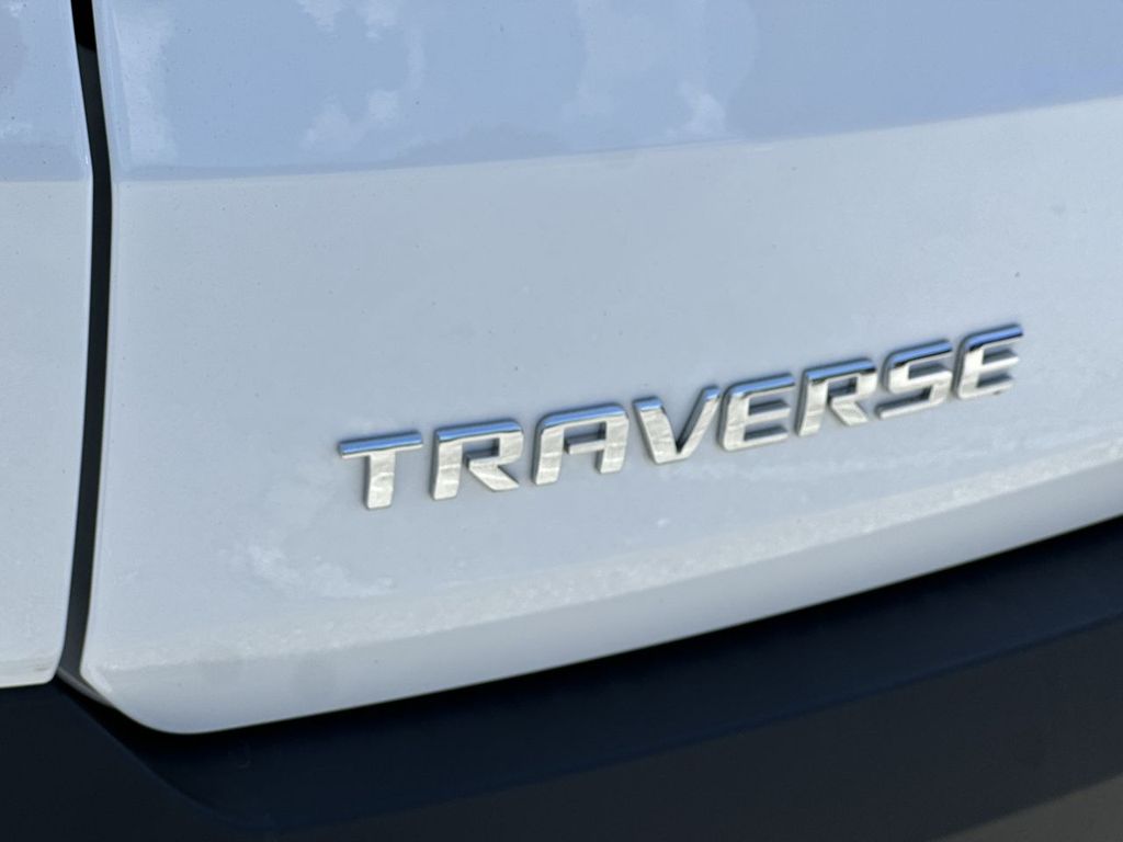 2023 Chevrolet Traverse 1LT - Photo 7