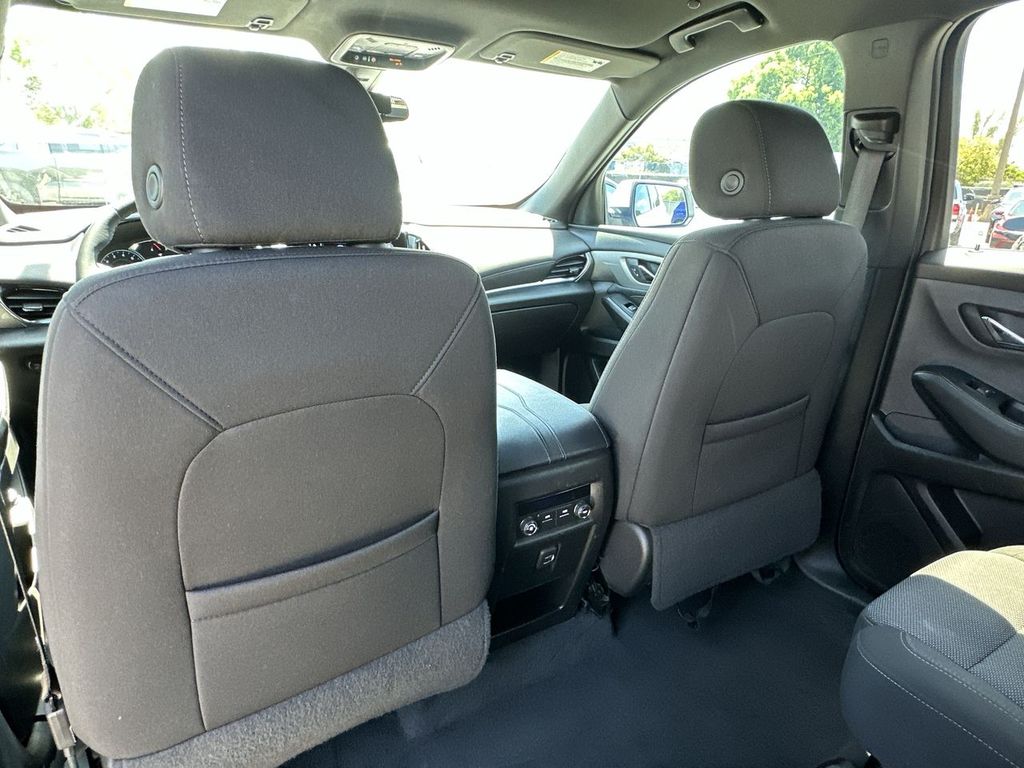 2023 Chevrolet Traverse 1LT - Photo 28
