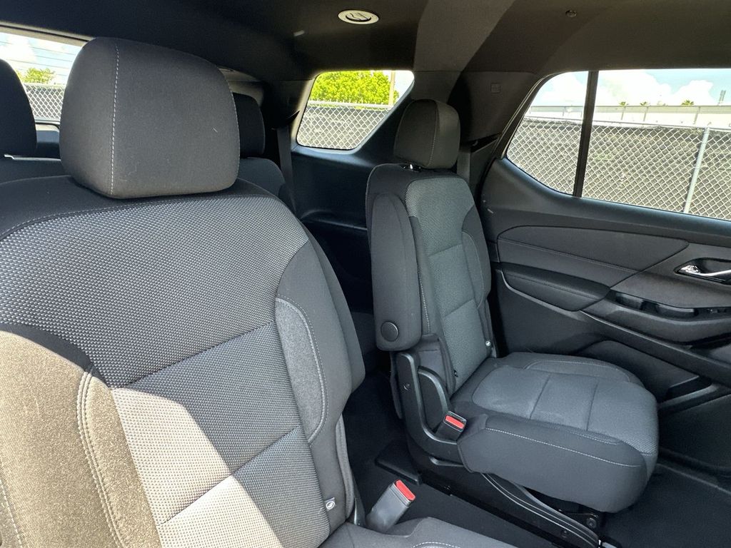 2023 Chevrolet Traverse 1LT - Photo 13