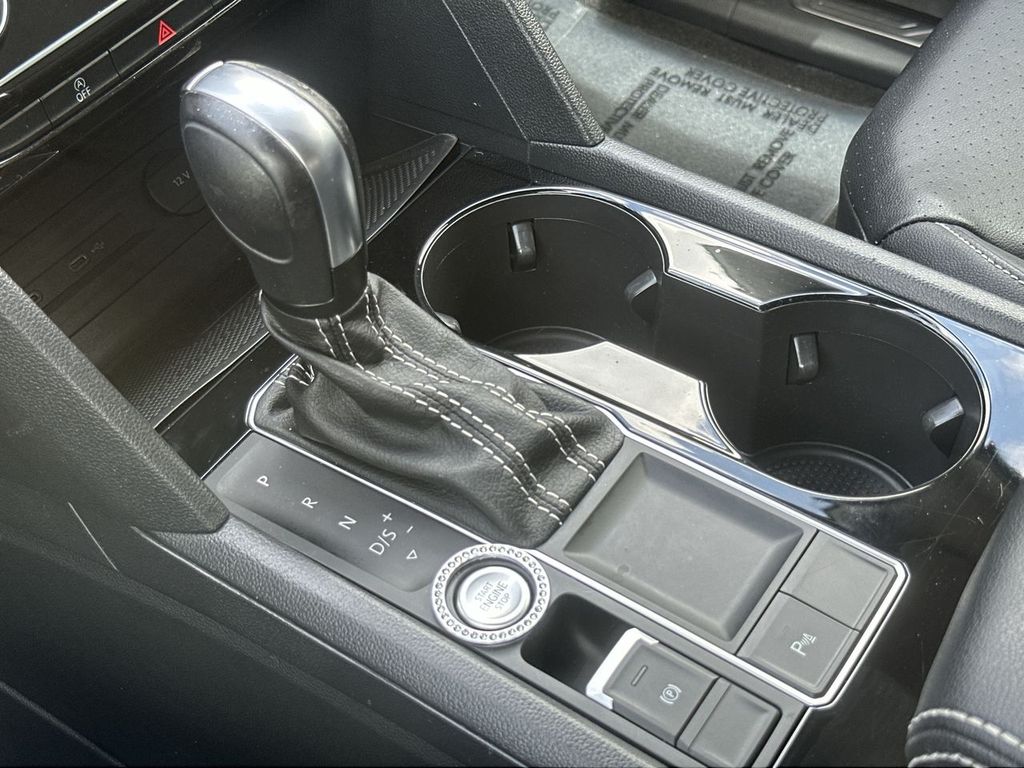 Thumbnail: 2023 Volkswagen Atlas - 16