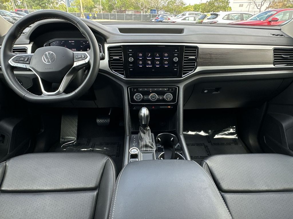 Thumbnail: 2023 Volkswagen Atlas - 14