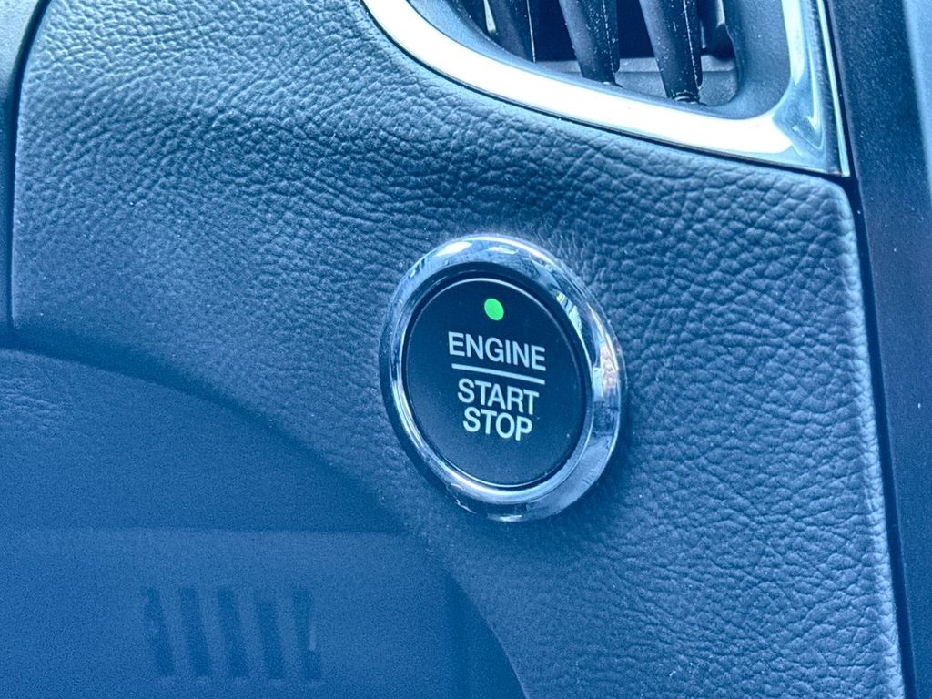 Thumbnail: 2022 Ford Edge - 25