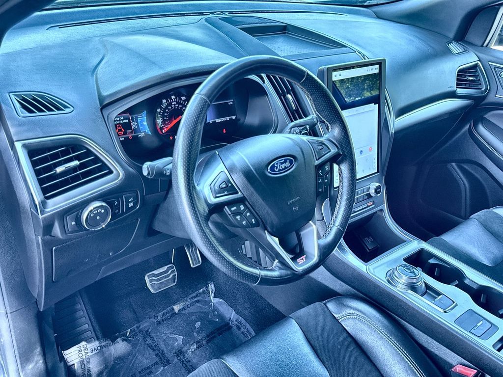 Thumbnail: 2022 Ford Edge - 2