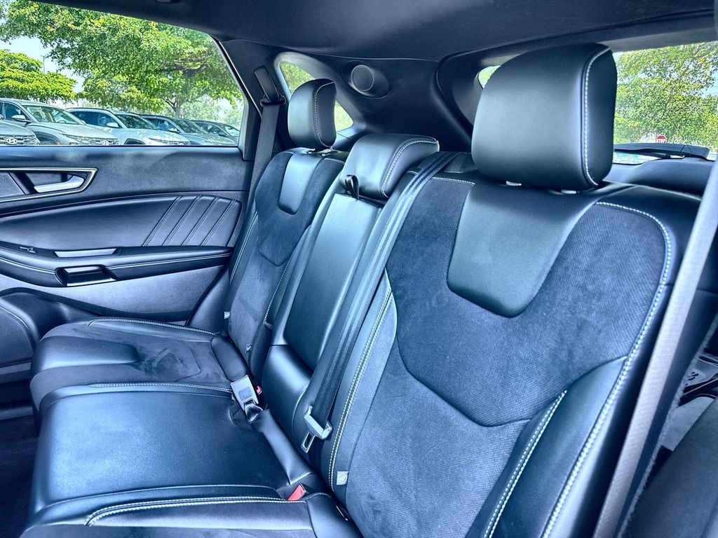 Thumbnail: 2022 Ford Edge - 12