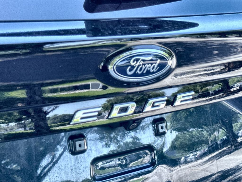 Thumbnail: 2022 Ford Edge - 6
