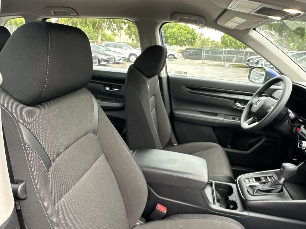 2024 Honda CR-V LX - Photo 11