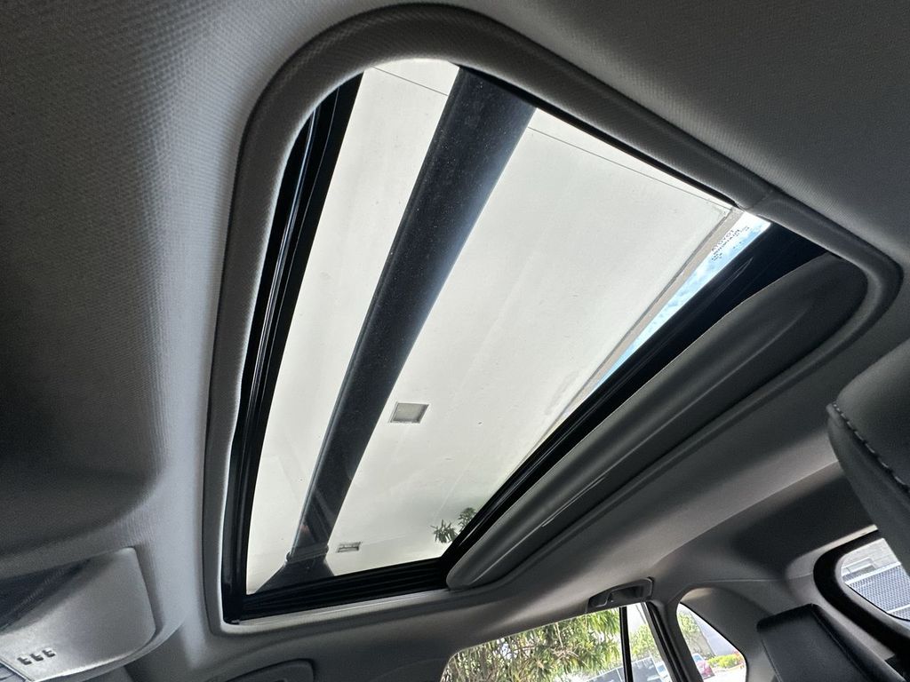 2025 Toyota RAV4 XLE Premium - Photo 25