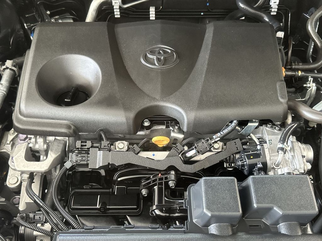 2025 Toyota RAV4 XLE Premium - Photo 9