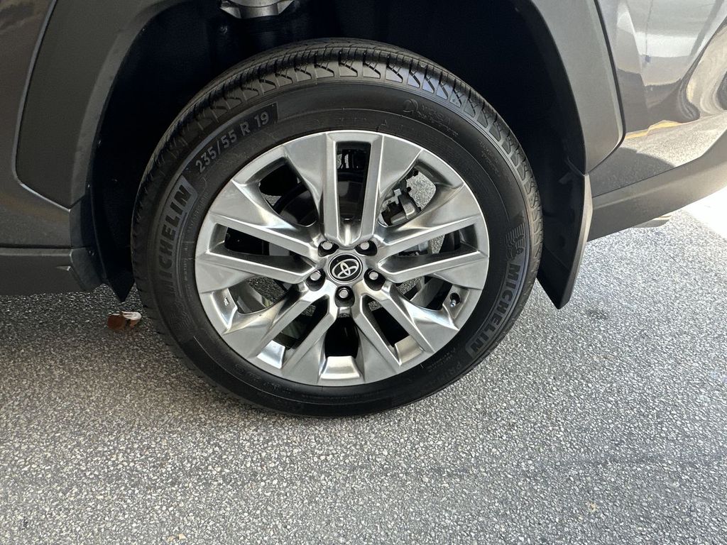 2025 Toyota RAV4 XLE Premium - Photo 8