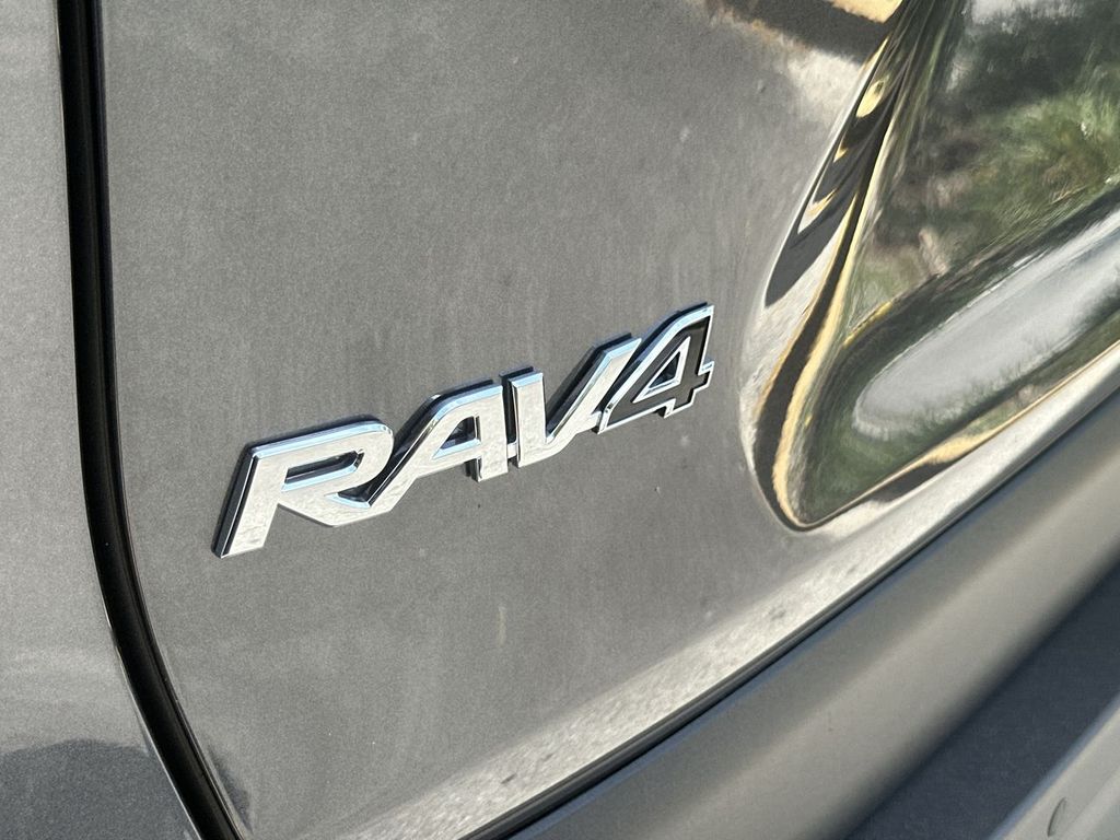 2025 Toyota RAV4 XLE Premium - Photo 7