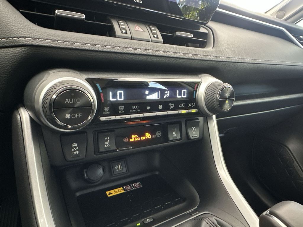 2025 Toyota RAV4 XLE Premium - Photo 27