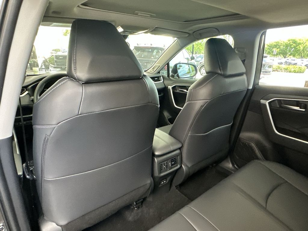 2025 Toyota RAV4 XLE Premium - Photo 28
