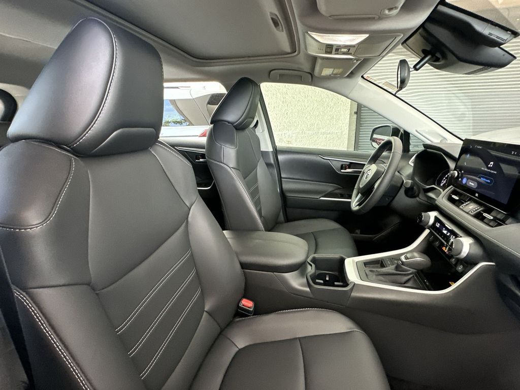 2025 Toyota RAV4 XLE Premium - Photo 12