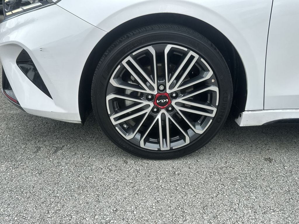 Thumbnail: 2024 Kia Forte - 8