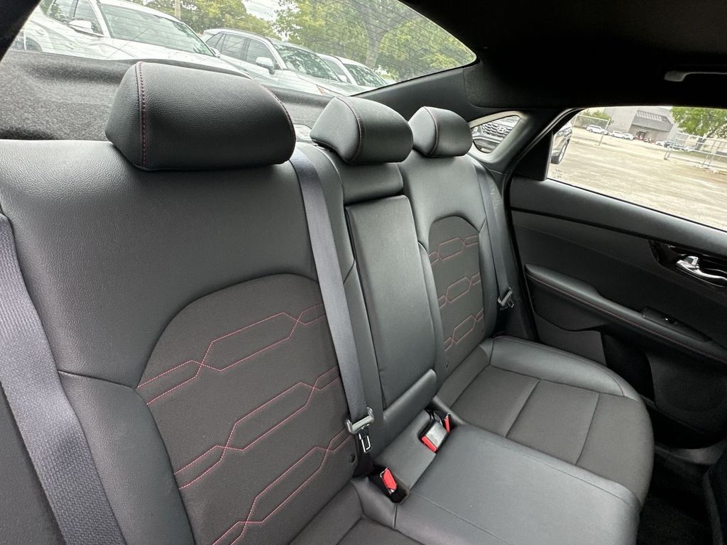 Thumbnail: 2024 Kia Forte - 28