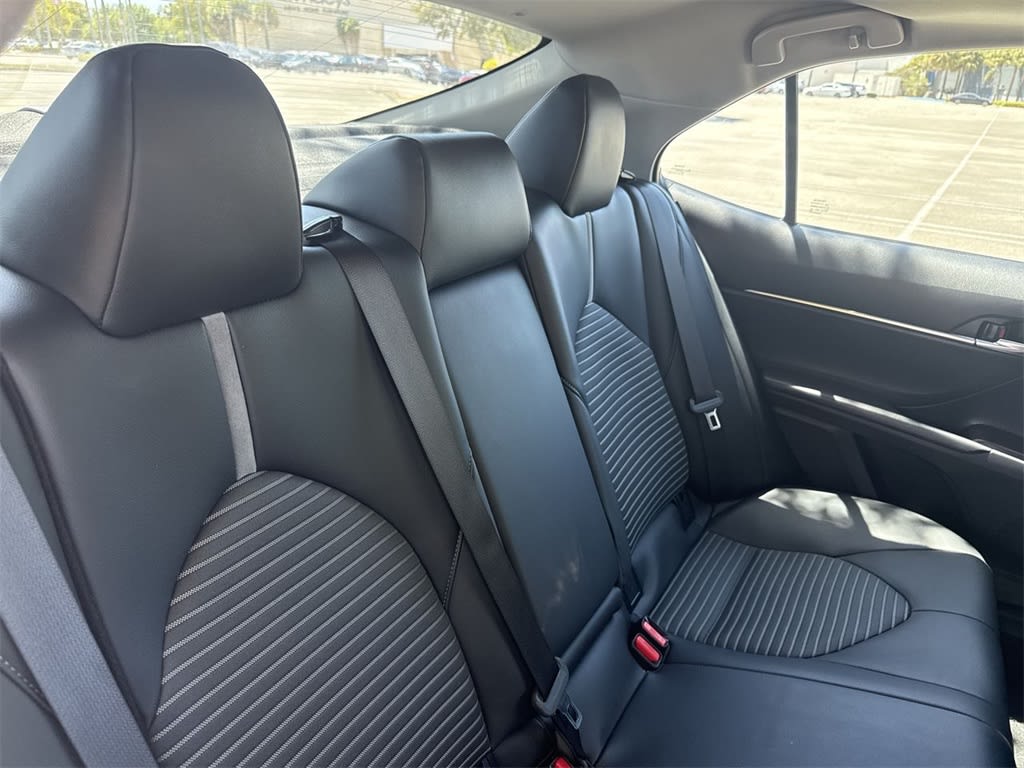 2024 Toyota Camry SE 27