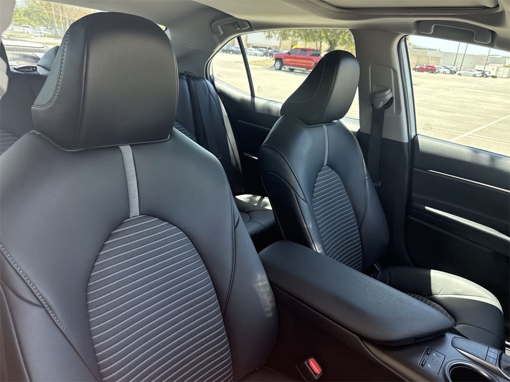 2024 Toyota Camry SE 28