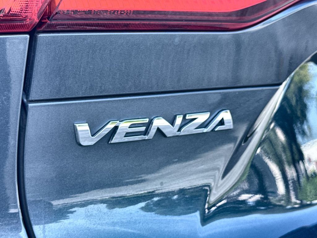 Thumbnail: 2021 Toyota Venza - 7