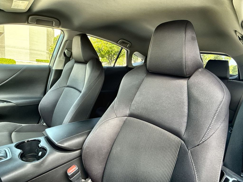 Thumbnail: 2021 Toyota Venza - 11