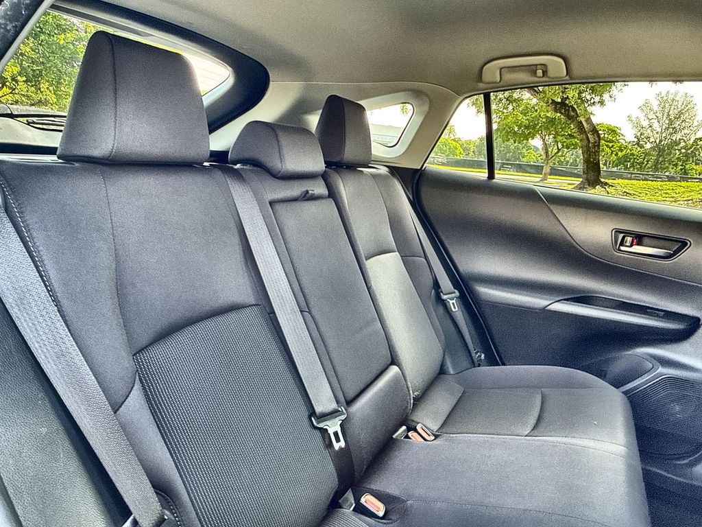 Thumbnail: 2021 Toyota Venza - 28