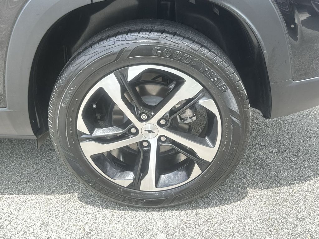Thumbnail: 2024 Chevrolet Trax - 8