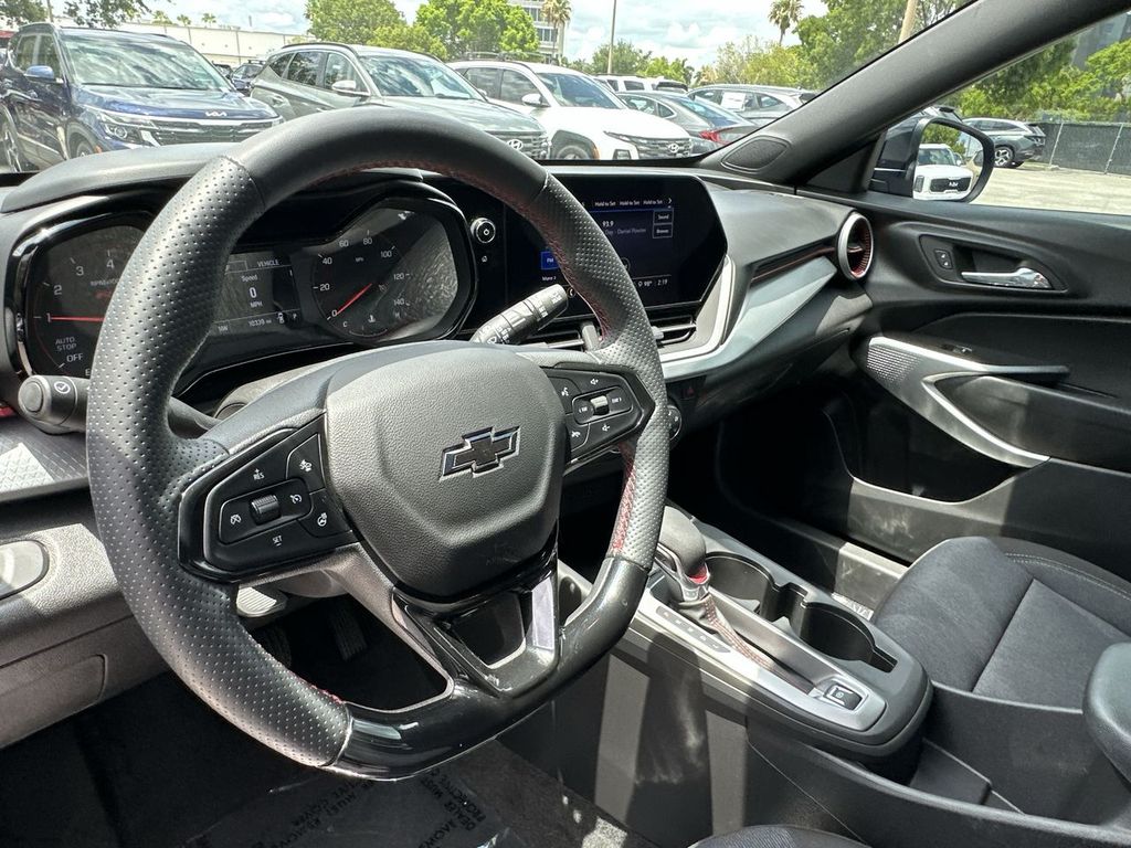 Thumbnail: 2024 Chevrolet Trax - 10