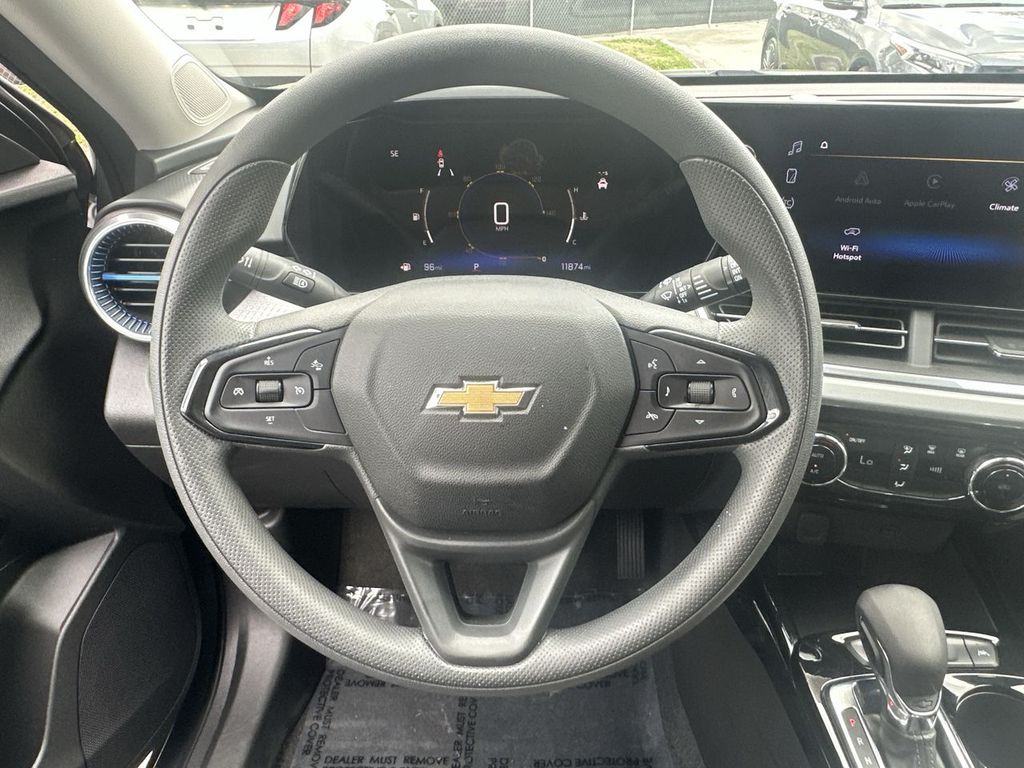 Thumbnail: 2025 Chevrolet Trax - 10