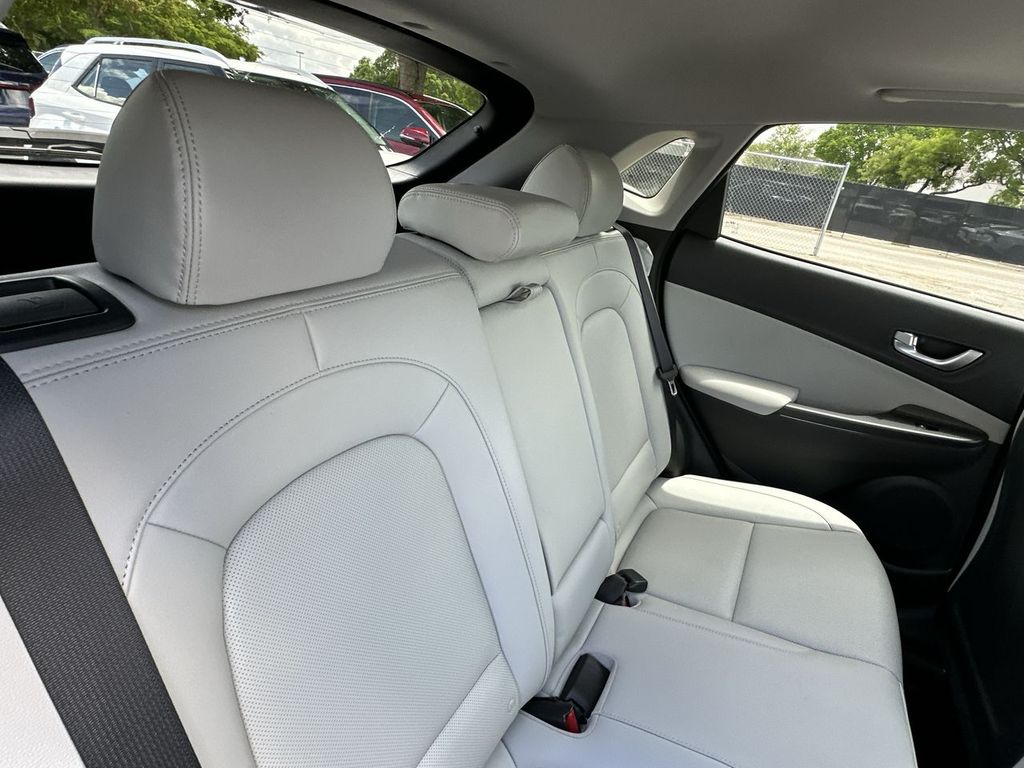 2023 Hyundai Kona Limited - Photo 12